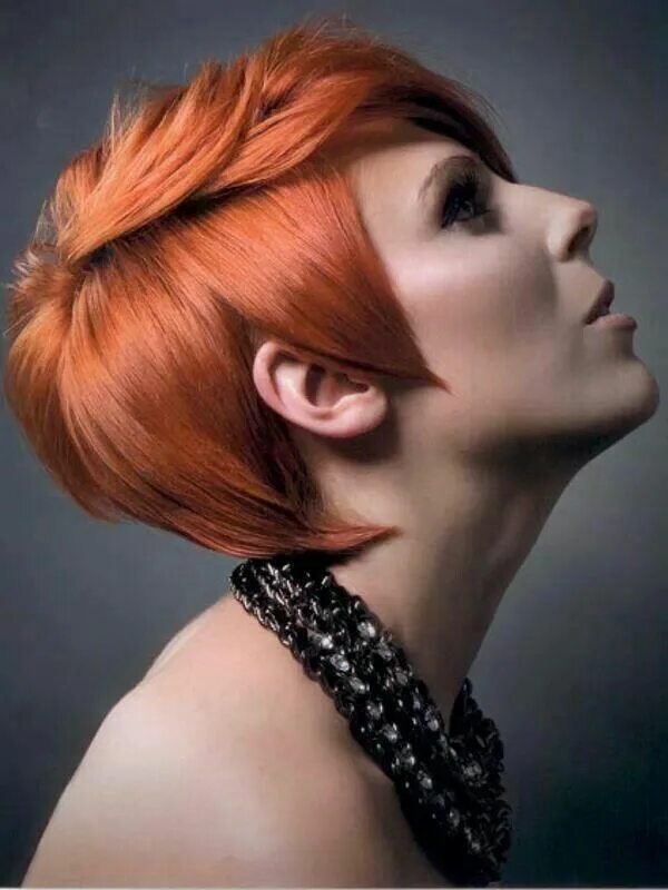 long messy rounded bob with bangs Medium hair styles, Messy bob hairstyles, Thic
