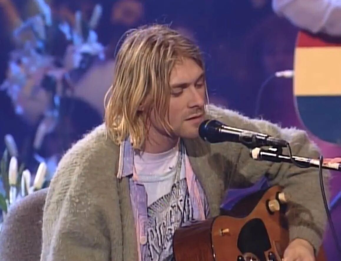 Nirvana men sold the world. Курт Кобейн. Кобейн 1993. Кардиган Курта Кобейна. Курт Кобейн концерт в Нью-Йорке 1993.