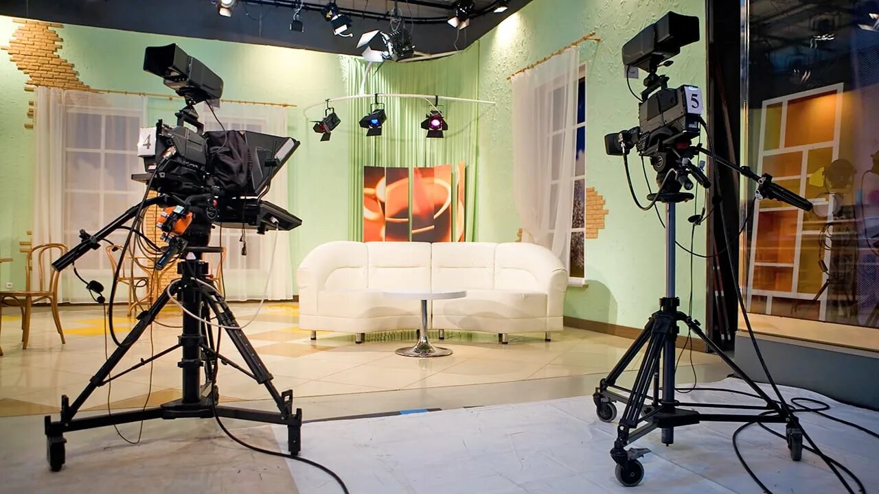 Съемочный павильон мосфильм. Современные киностудии. Съемочная студия. Киностудия изнутри. Современные киностудии.