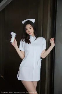 XiuRen Hideto No.6020 Это маленькая забава с красивыми ногами в одежде медс...