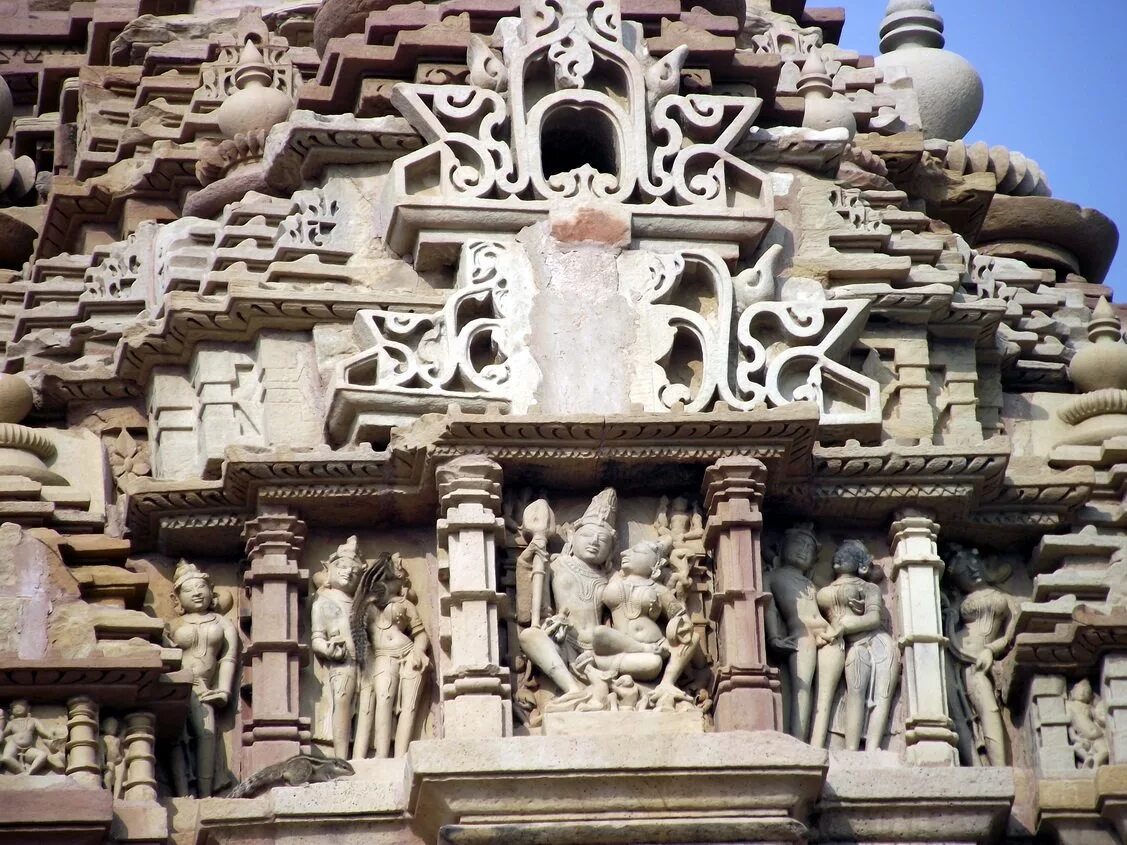 каменные изваяния каджурахо. храм любви в индии. храм любви индия красивые фото. индийский храм любви каджурахо. храм любви в индии каджурахо.