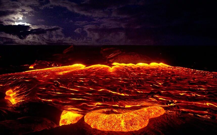 Вулкан фуэго извергается гватемале. К чему снится вулкан. Река из лавы. Извержение вулкана фуэго. Самый большой вулкан в мире мауна лоа.