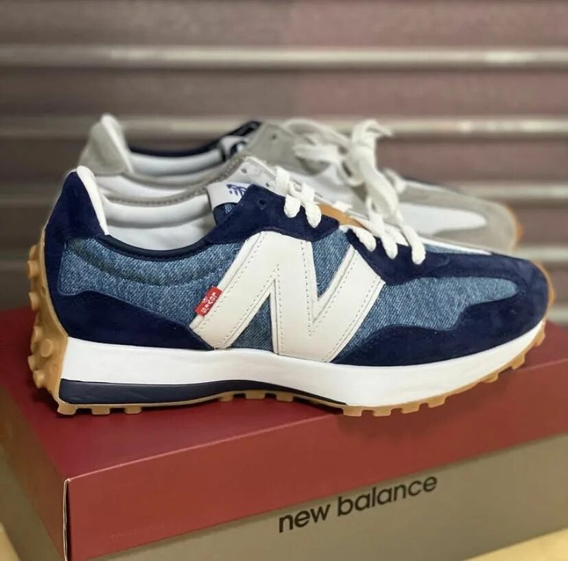 Nb 327. Нью баланс 327 левайс. NB 327 Levis. New Balance x Levis 327. New Balance NB 327.