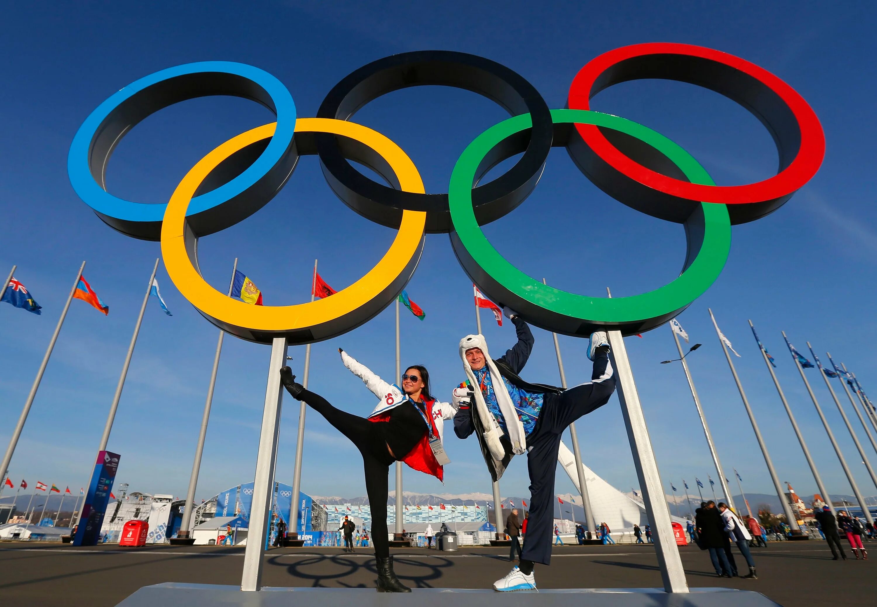 В каком городе проводят. Олимпийские игры. Олимпийские игры в Сочи. Олимпийские кольца. Олимпийские кольца Сочи 2014.