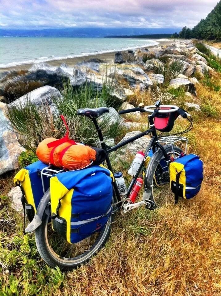 Bike travel. Туристический велосипед. Велосипедный туризм. Путешествие на велосипеде. Поход на велосипеде.