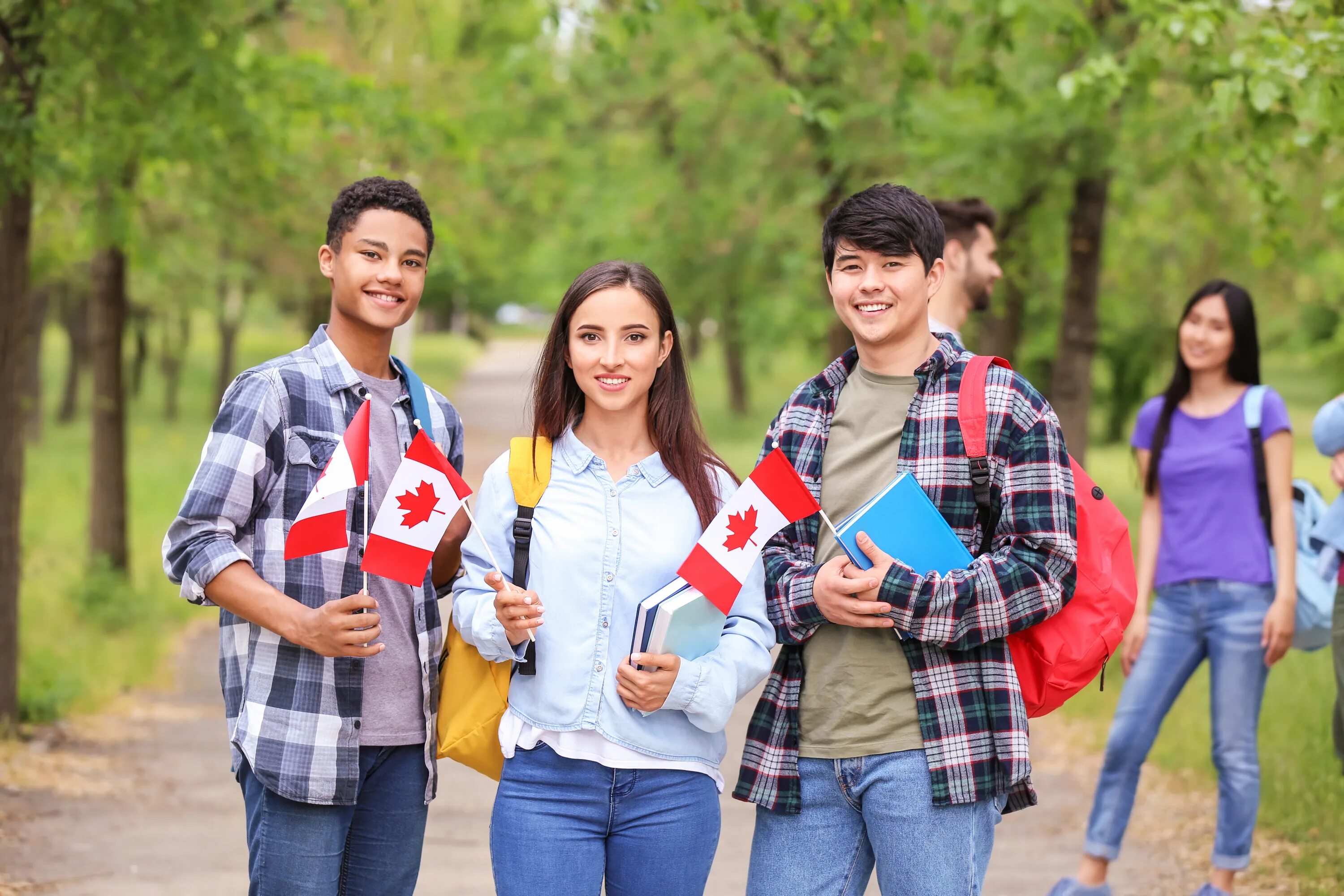 Молодежь Канады. Студенты в Канаде. Интернациональные студенты. Внешний вид подростка.