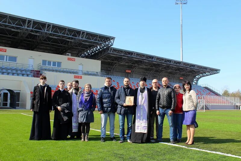 Стадион вымпел. Стадион волна Великий Новгород. Освящение стадиона Химок. Освящение стадиона 64 школы.