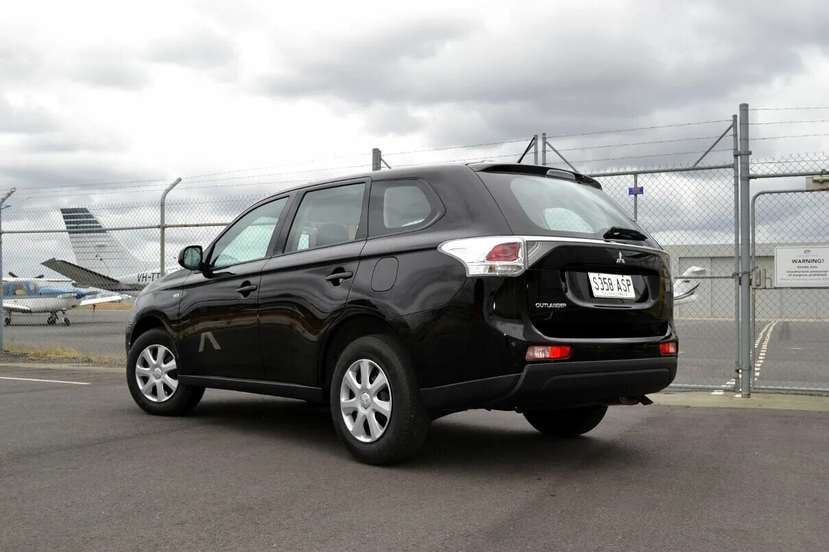 Mitsubishi Outlander 2013. Мицубиси Аутлендер 2013. Mitsubishi Outlander 2.0 +2013. Мицубиси Outlander 2013. Купить митсубиси аутлендер 2013