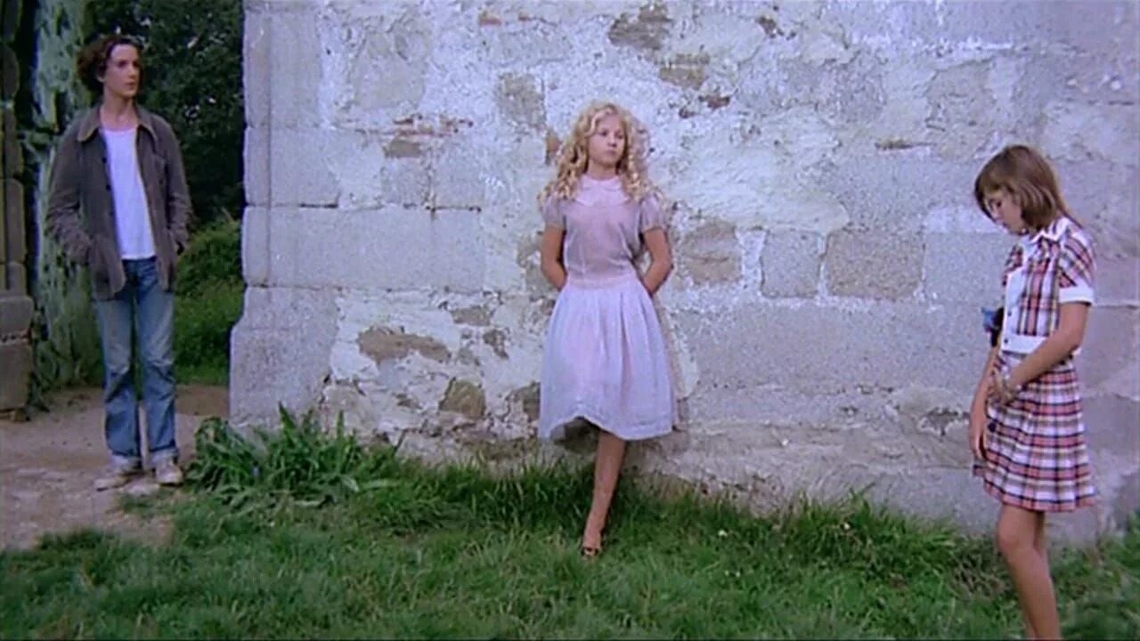 Пьер джузеппе мурджа 1977 maladolescenza. Порочное детство. Порочное детство. Распутное детство (maladolescenza) 1977. Ева ионеско распутное детство.