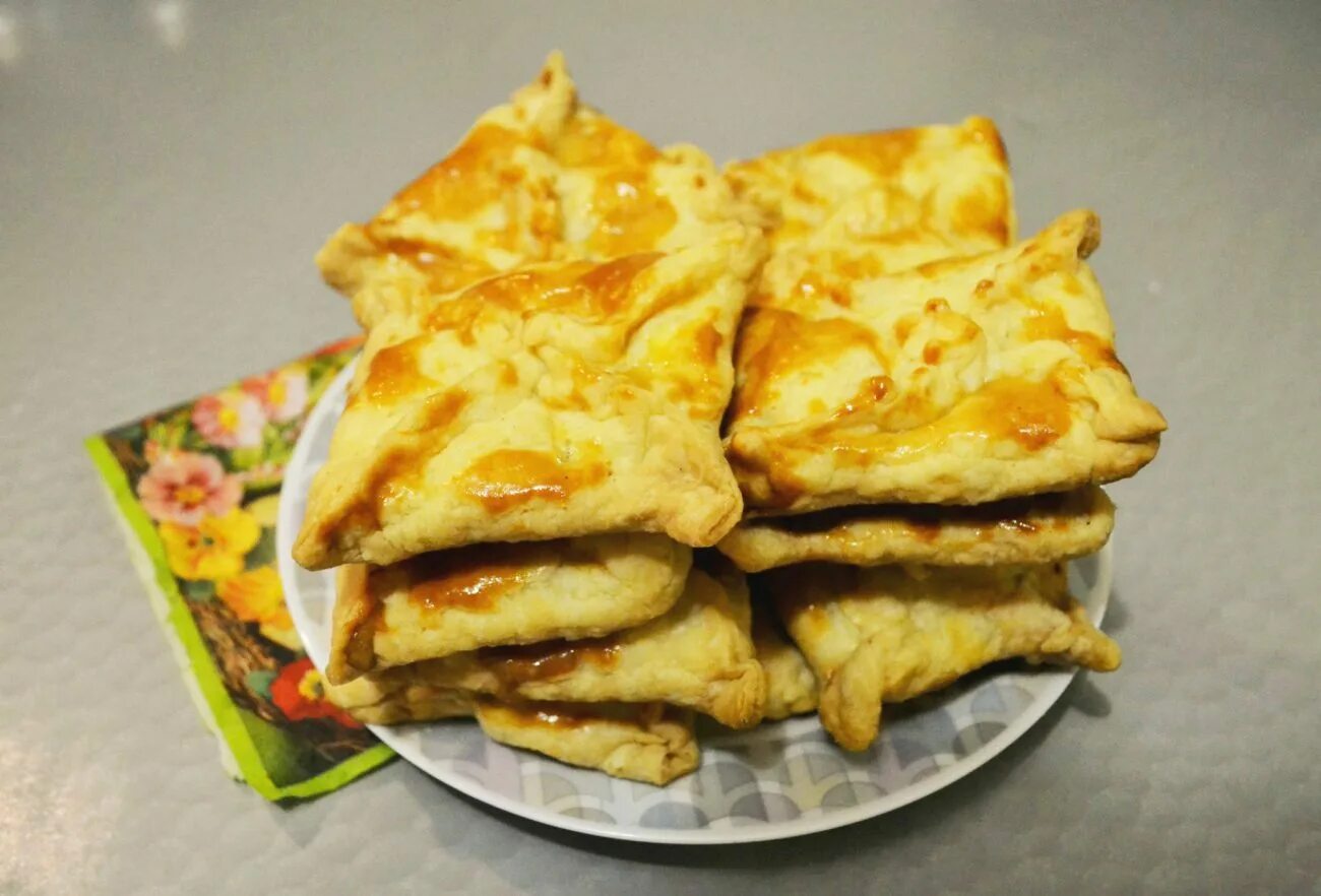 Хачапури мчади. Грузия хачапури. Простой рецепт вкуснейших хачапури с сыром. Хачапури с сыром. Простой рецепт вкуснейших хачапури с сыром.