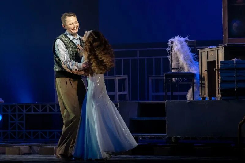 новосибирский музкомедия театр на каменской. культовые сцены. мюзикл новосибирск. мюзикл новосибирск. урсуляк кабаре.