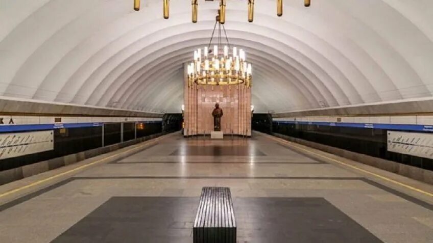 Станцию метро "Черная речка" закрыли на вход Телеканал Санкт-Петербург