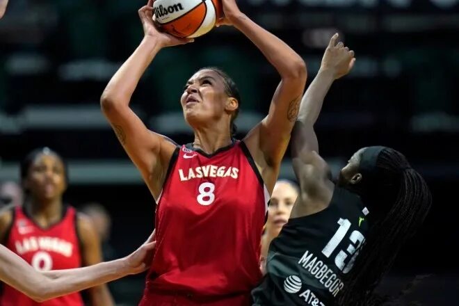 Лиз кэмбидж баскетболистка фото Liz Cambage abruptly divorced the Los Angeles Sparks, and it could spell the end