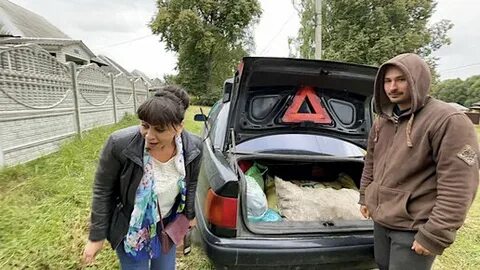 Блоггер деревенская жизнь у дороги