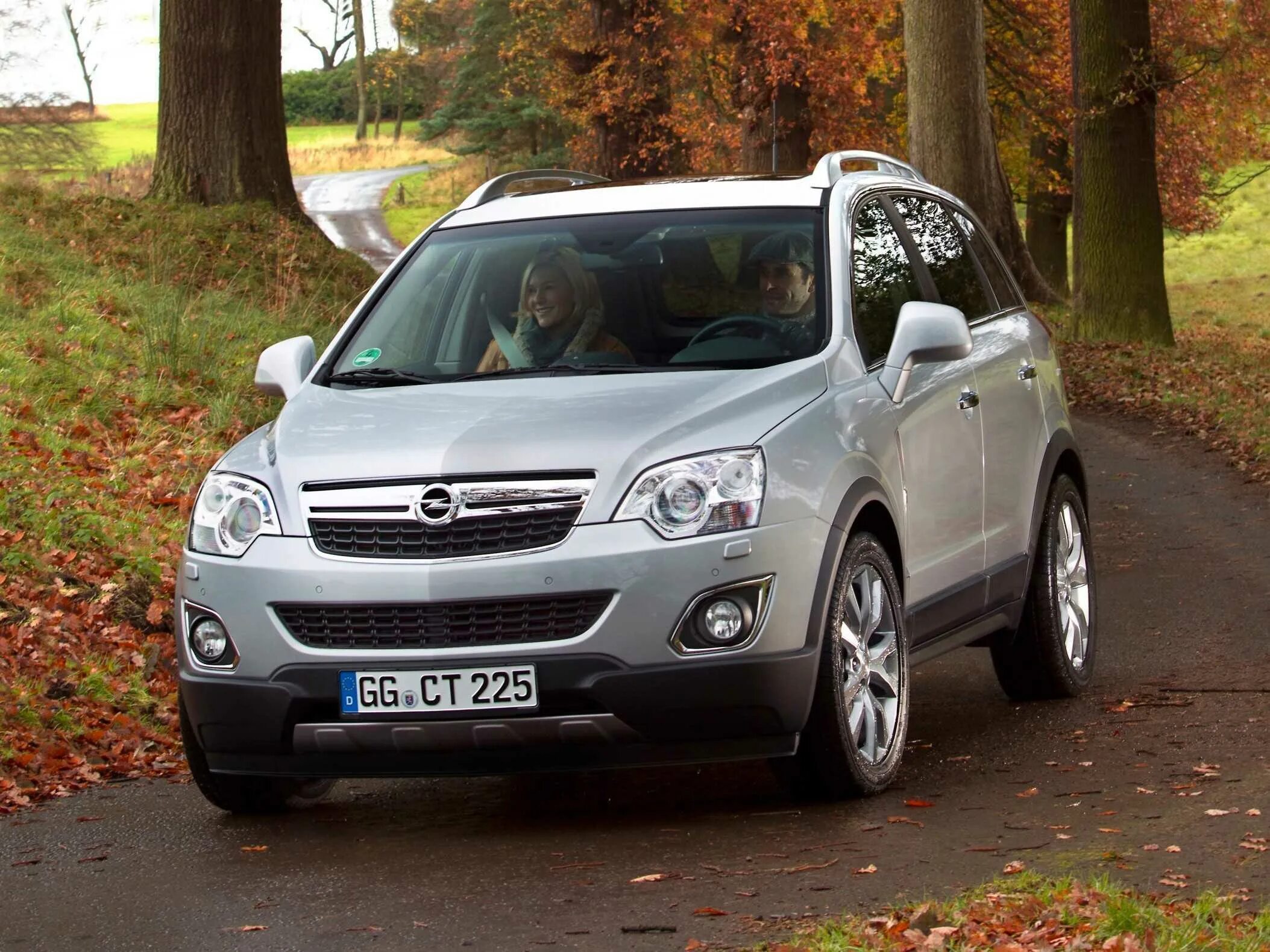 Opel antara купить. Опель Антара 2.4. Опель джип Антара. Opel Antara 1. Паркетник Опель Антара.