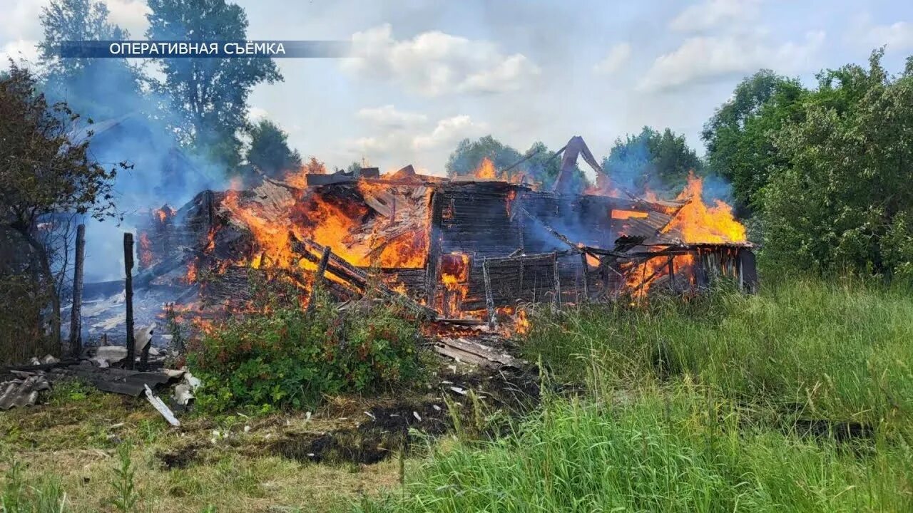 Деревня бобры. Пожар в деревне. горящая деревня. пожар в поселке. белоруссия в огне.
