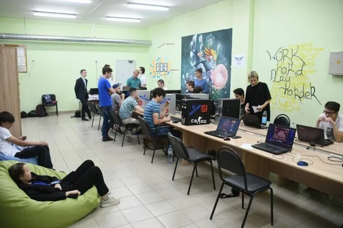 Cyberx киберклуб. Цифровизация образования. Кибершкола kiberone. Киберспортивная школа московская область. Школа 2033 москва.