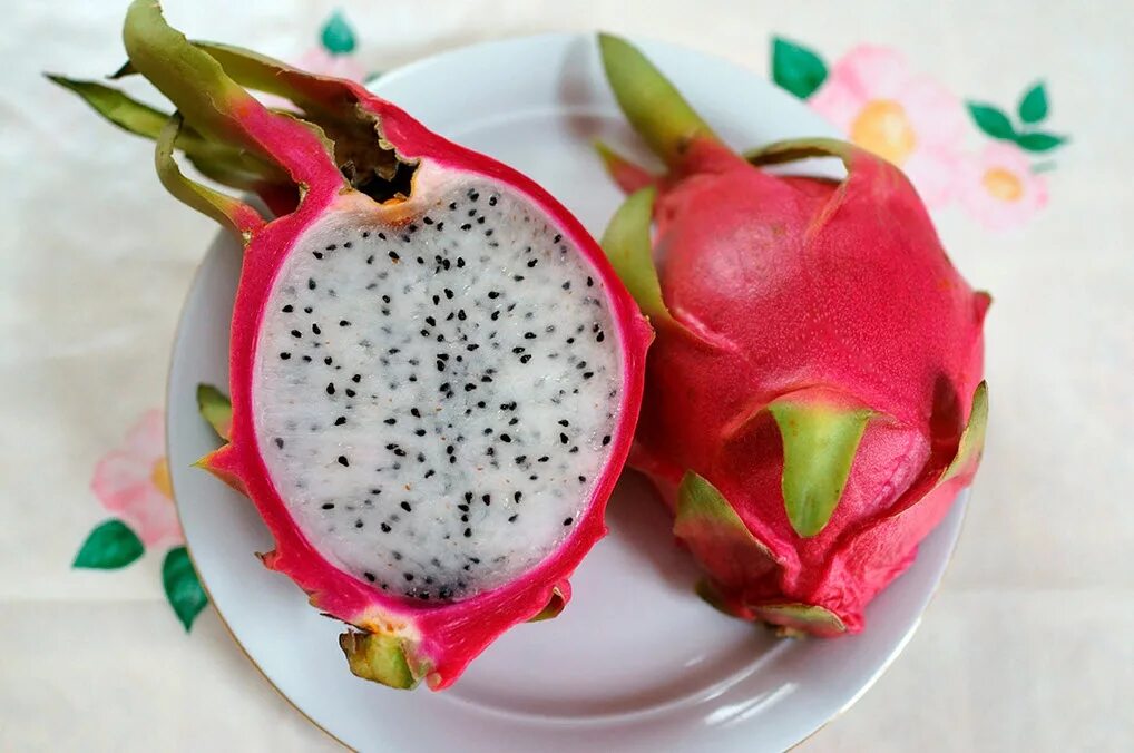 На что похожа питахайя по вкусу. Питайя питахайя. Сердце дракона питахайя. Ягода дракона питайя. Драконий глаз питахайя.