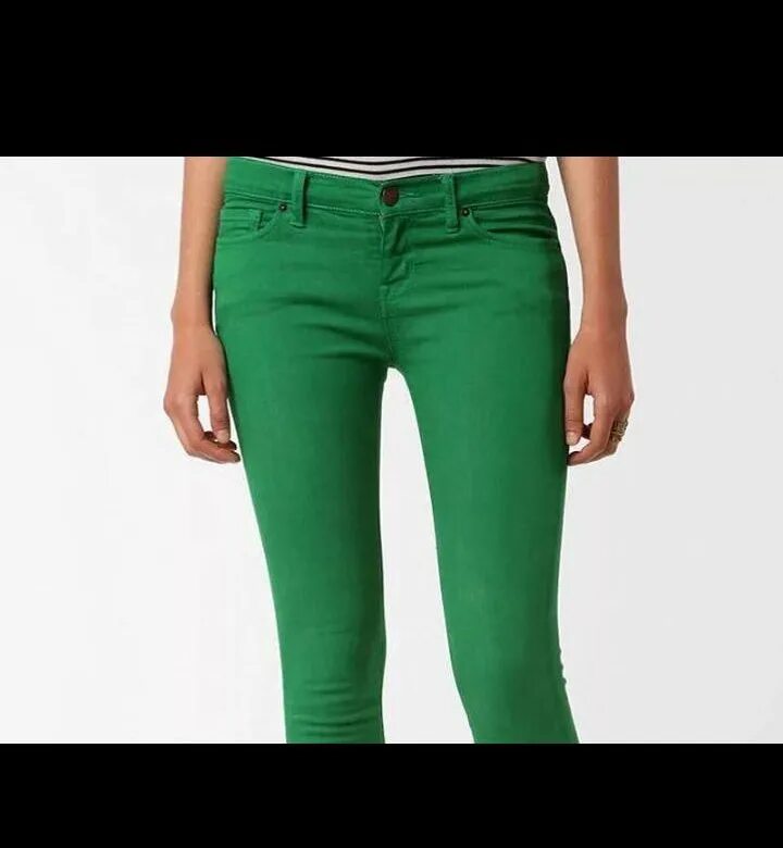 Джинса зеленая купить. OSTIN Studio зеленые джинсы. Джон Девин зеленые джинсы. Зелёные джинсы женские. Салатовые джинсы женские.