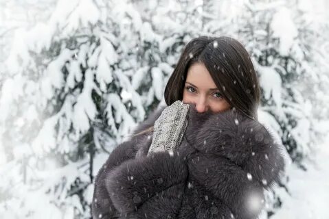 Фото девушек брюнеток зимой