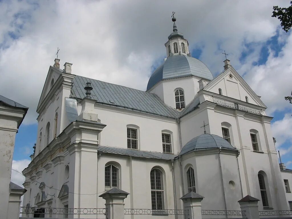 костел божьего тела в несвиже. несвиж фарный костел божьего тела. фарный костёл несвиж усыпальница радзивиллов. несвиж фарный костел божьего тела. костел божьего тела в несвиже.