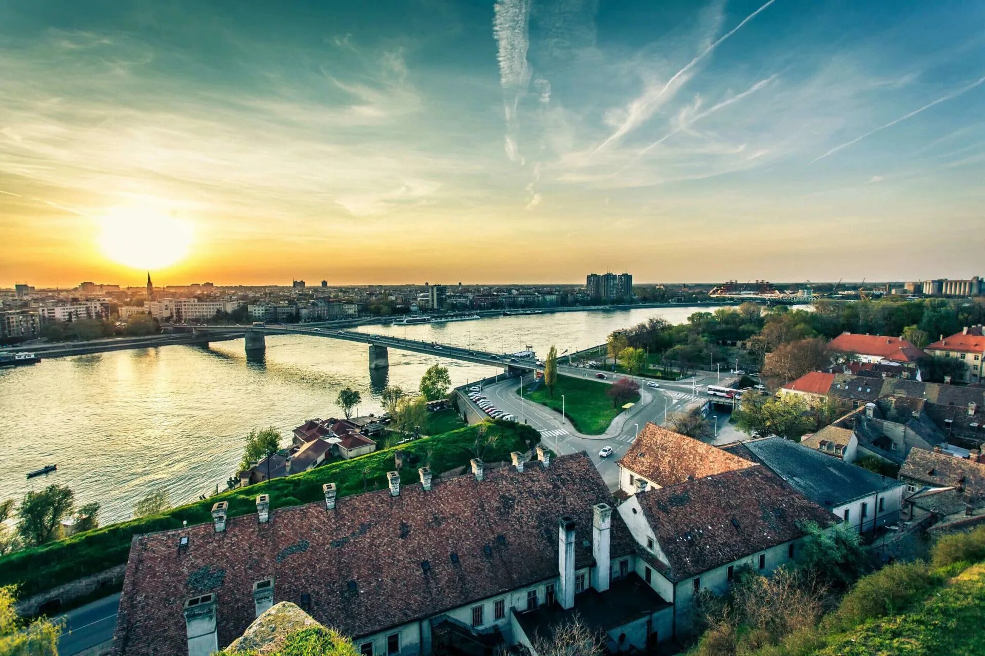 Город белград страна. Нови сад Сербия. Нова сад Сербия. Белград фото. Город нови сад в Сербии.