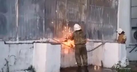 Пожар на складе потушили
