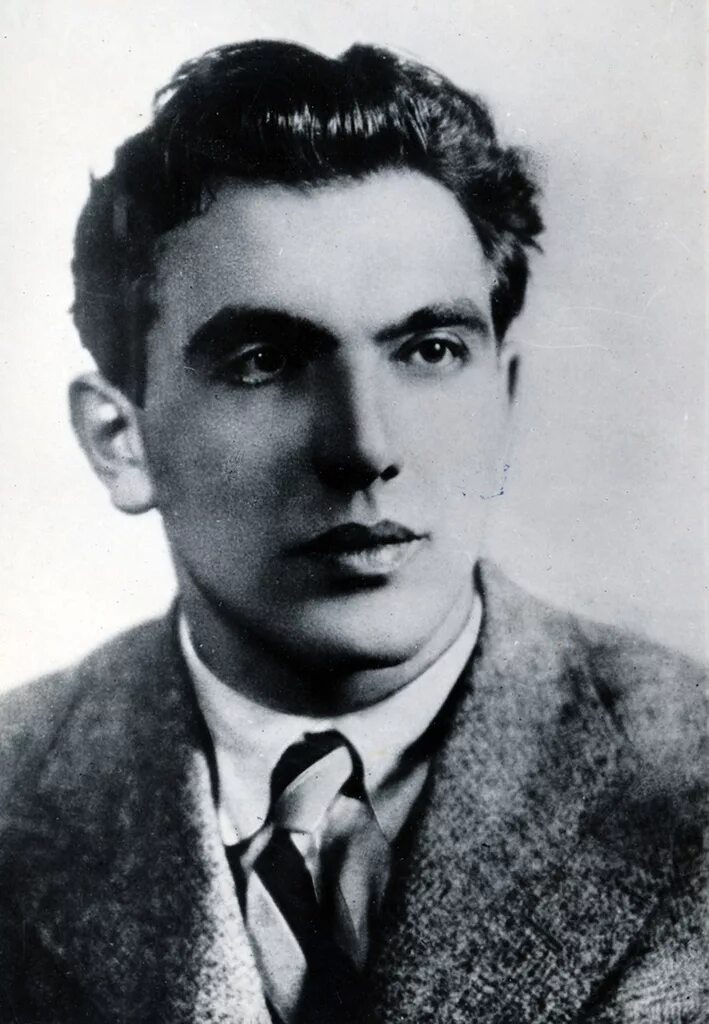 Юлиус фучик портрет. Юлиус фучик семья. Люди будьте бдительны юлиус фучик. Юлиус фучик портрет. Ю фучик биография.