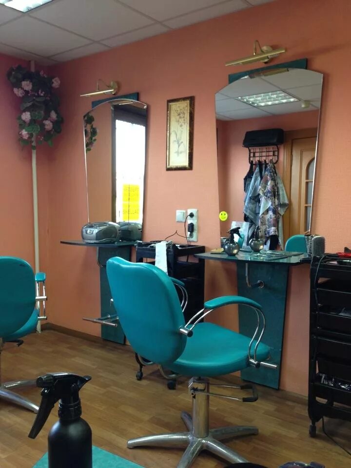 Салон красоты клеопатра симферополь. Клеопатра ковров салон красоты. Парикмахерская клеопатра. Красота клеопатры. Клеопатра салон красоты пермь гайва.