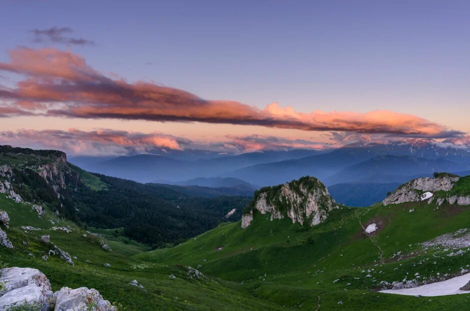 Наки день 925. Адыгея плато лаго ники. Наки день 925. Лаго-наки летом фото с девушками на смотровой. Лаго наки краснодар.