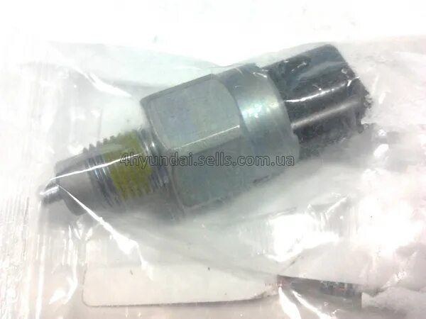 Датчик заднего хода туксон. Hyundai tucson датчик заднего хода. Датчик заднего хода туксон. Датчик заднего хода hyundai tucson 2008 diesel. Датчик заднего хода hyundai tucson 2004 артикул.