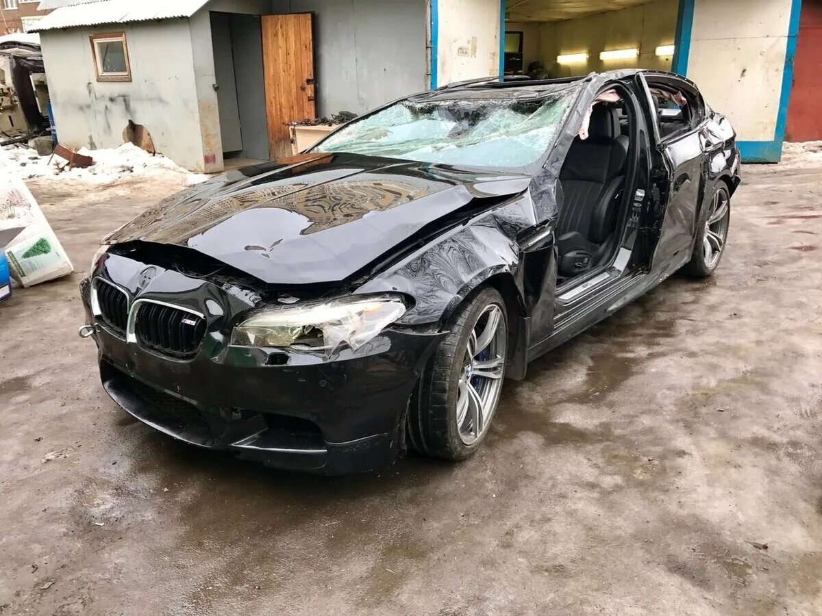 бмв е60 битая. бмв 34 битая. битые бмв. битые бмв. бмв 5 ф10 битый угол.