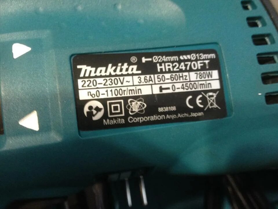 Как отличить макиту. Makita 2470ft. Makita hr2470 заводской номер.