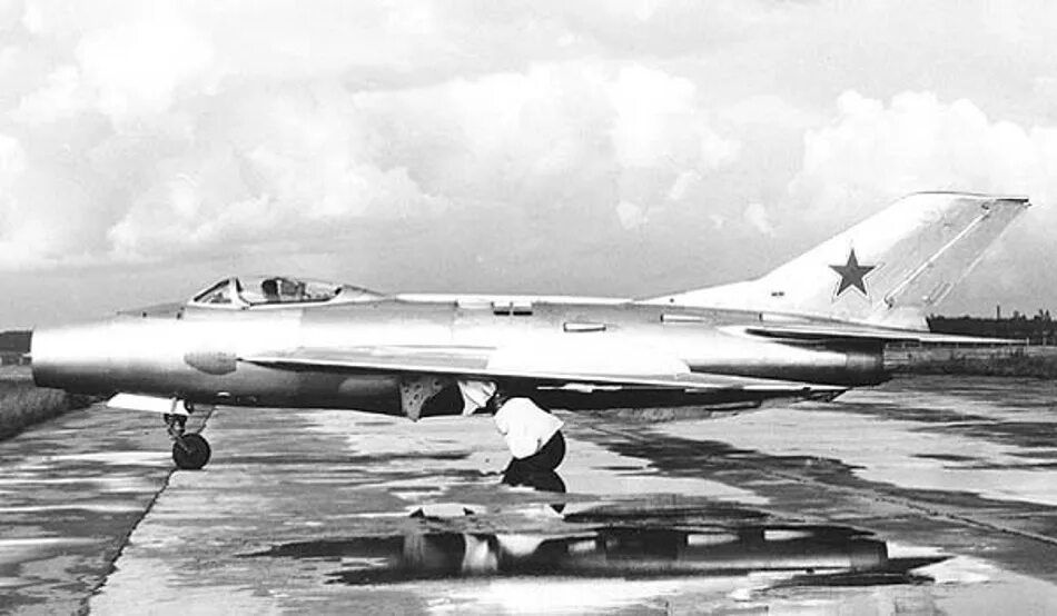 Микоян 18. Миг-19 истребитель. микоян,гуревич см-12пму. mig 19.