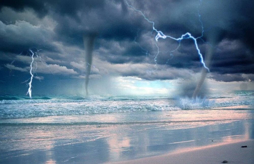 Скажи шторм. Океан буря шторм смерч. Океан ЦУНАМИ шторм гроза. Гроза на море. Волны гроза.