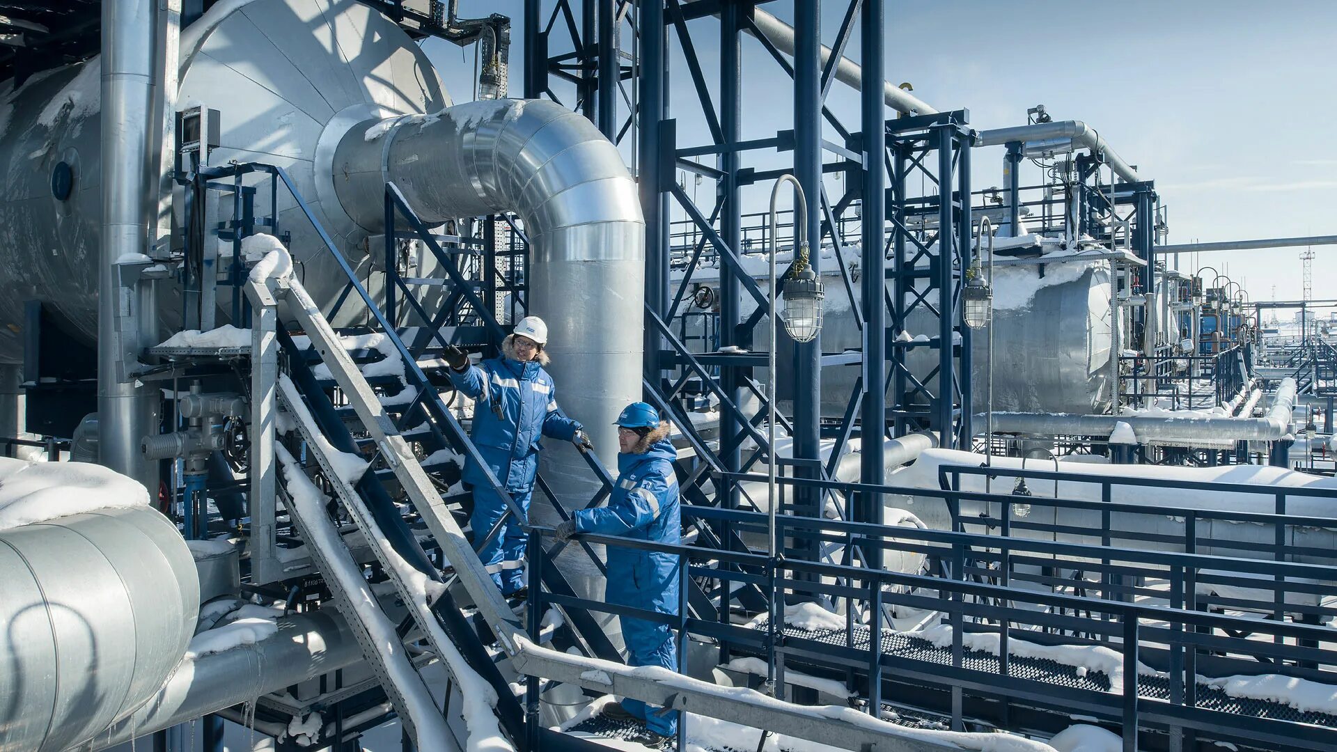 Нефтяник в сша. Добыча нефти работа вакансии. Бурение нефтегазовых скважин. Нефтяник. Оператор по добыче нефти и газа.