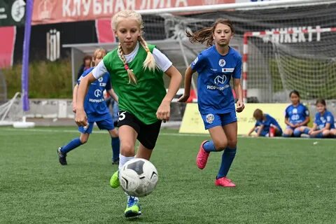 Игра футбол женщины