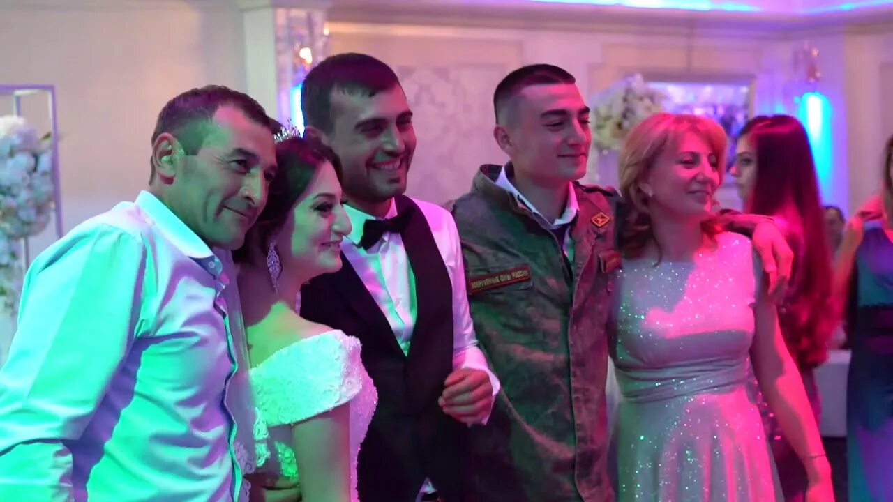 Национальные танцы грузии. Танец лезгинку армяне. Деревянный танец. Армянская зажигательная. Армянская зажигательная.