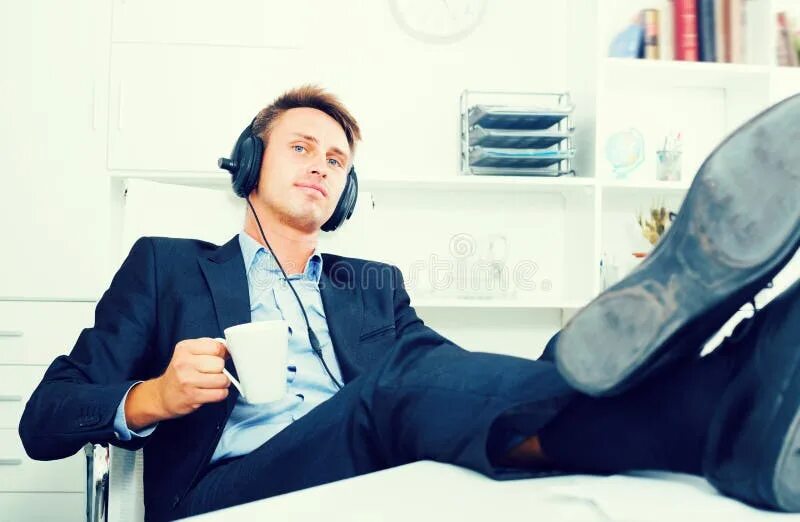 Бизнесмен аудио. Сетевик с микрофоном. Бизнесмен аудио. Individual entrepreneur georgia document. Business man desk 600dpi.