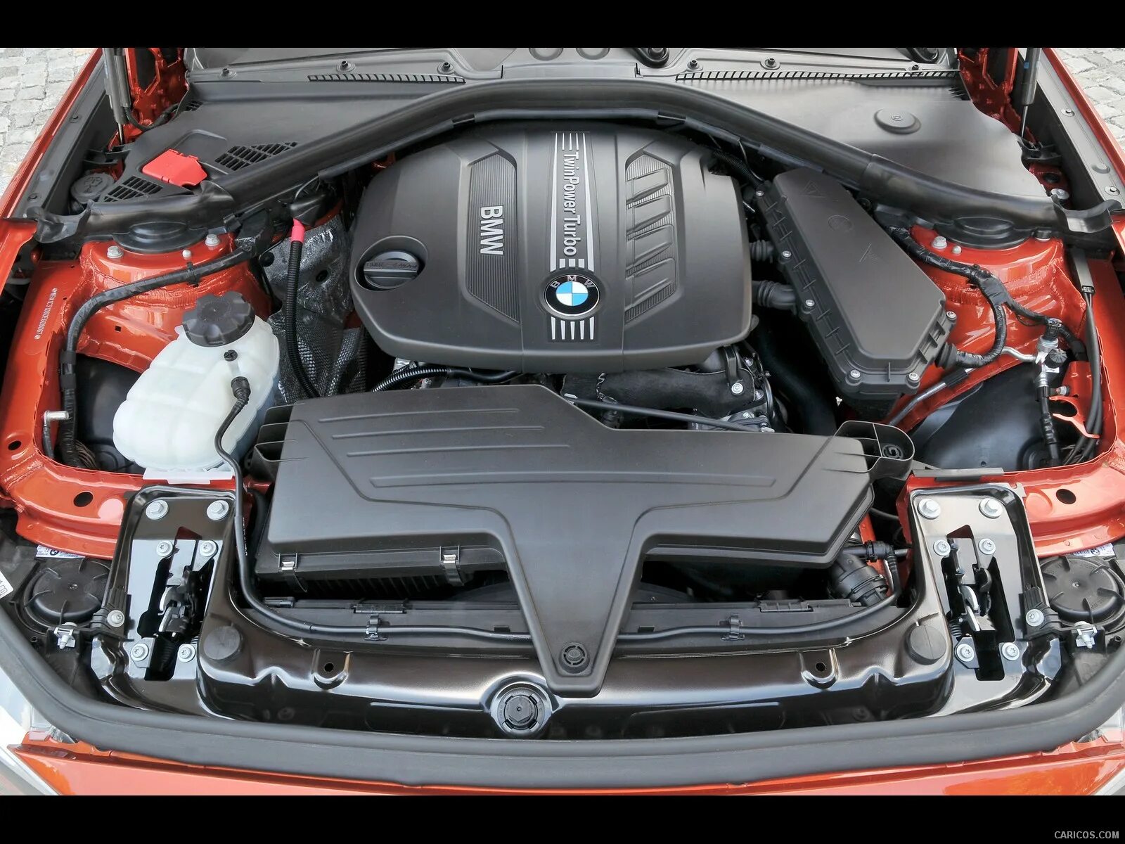 Bmw 130i e87 двигатель. Bmw 130i e87 двигатель. Двигатели бмв 246. Bmw 116 i мотор. Бмв 1.