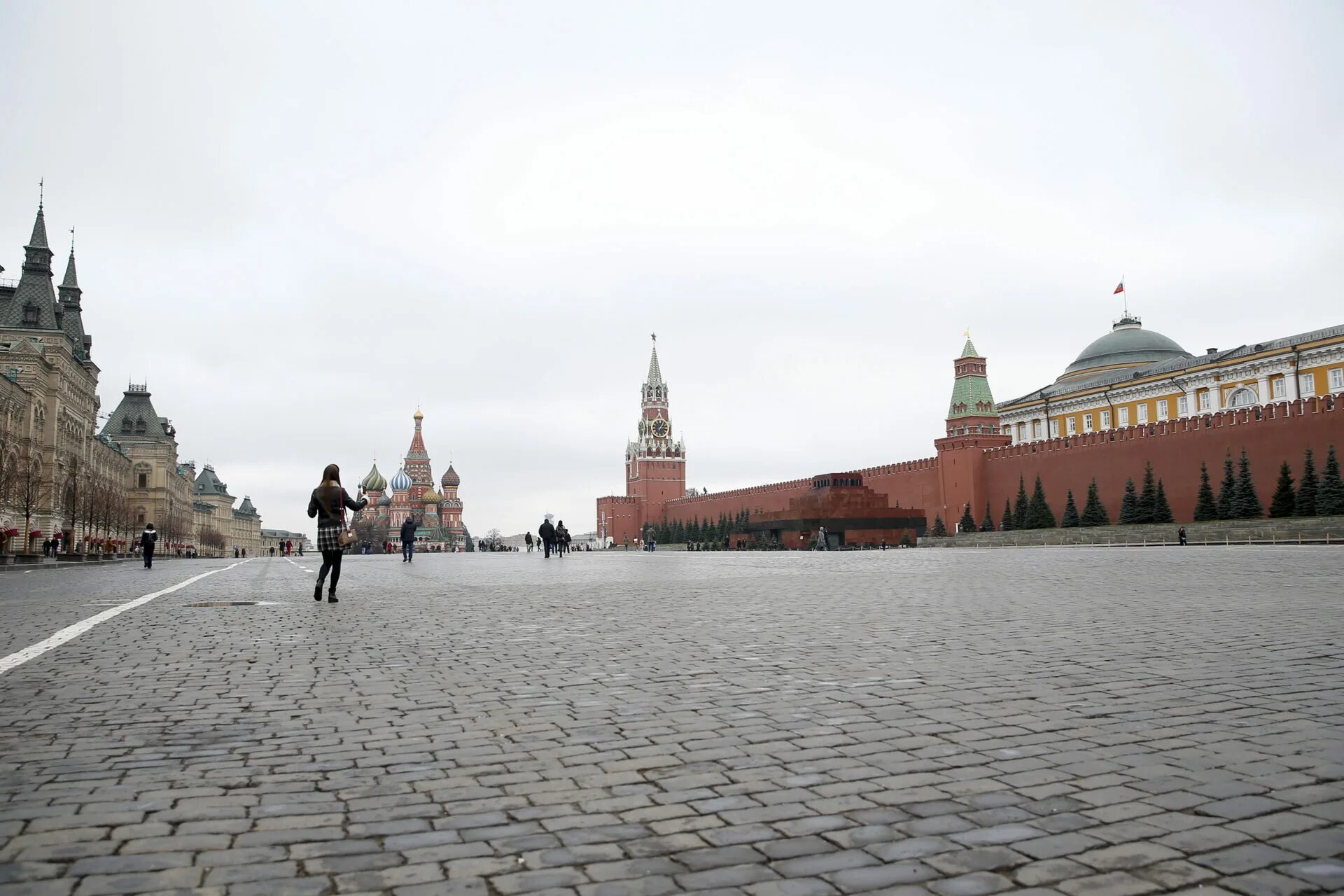 Подойти к красной площади. Красная площадь москва 2023. covid in moscow красная площадь. площадь красной площади в москве в гектарах.