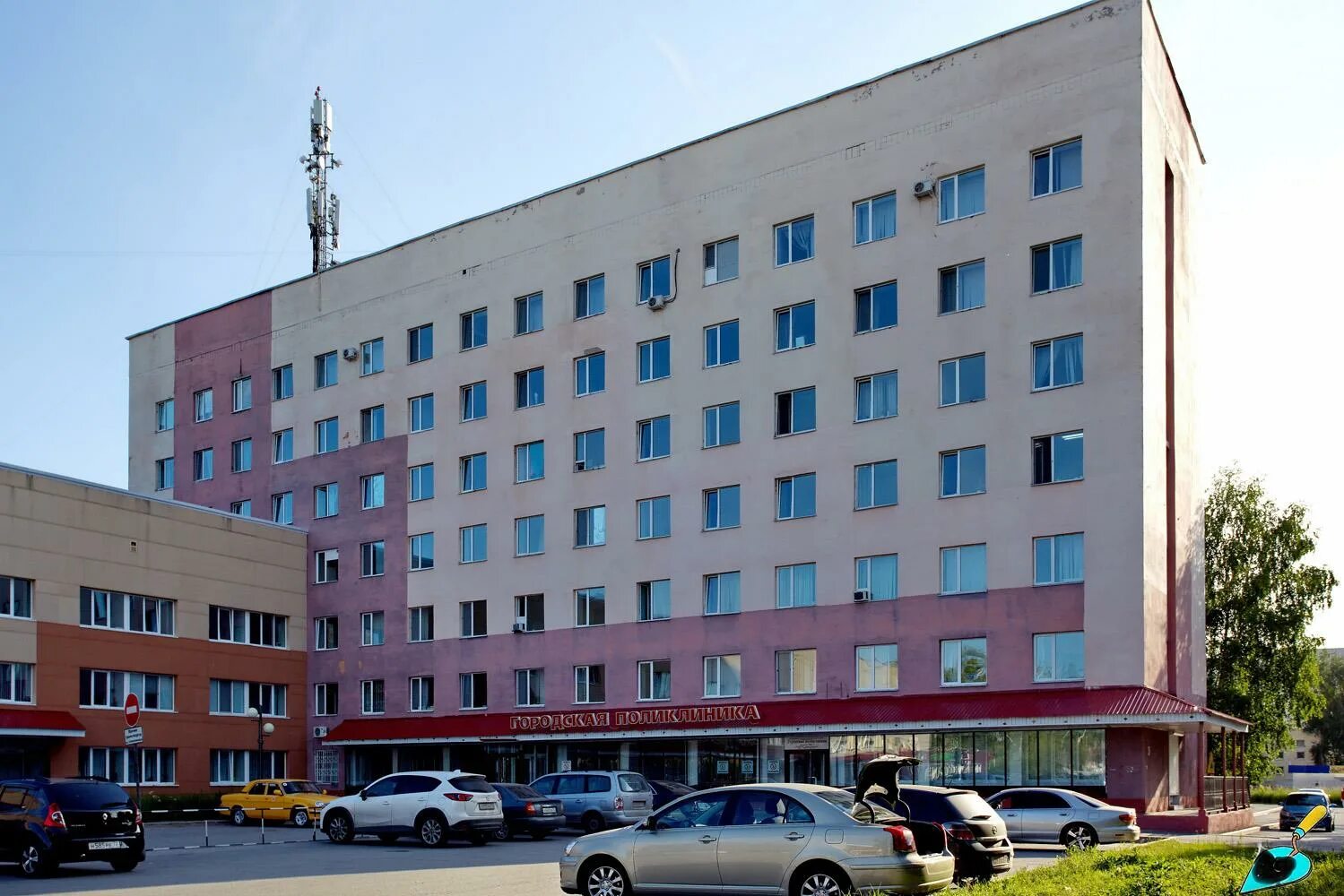 Тобольск 4 микрорайон дом 4. Тобольск 4 микрорайон больница. тобольск поликлиника 4 микрорайон. 4 мкр тобольск. 4 микрорайон тобольск стр.53.