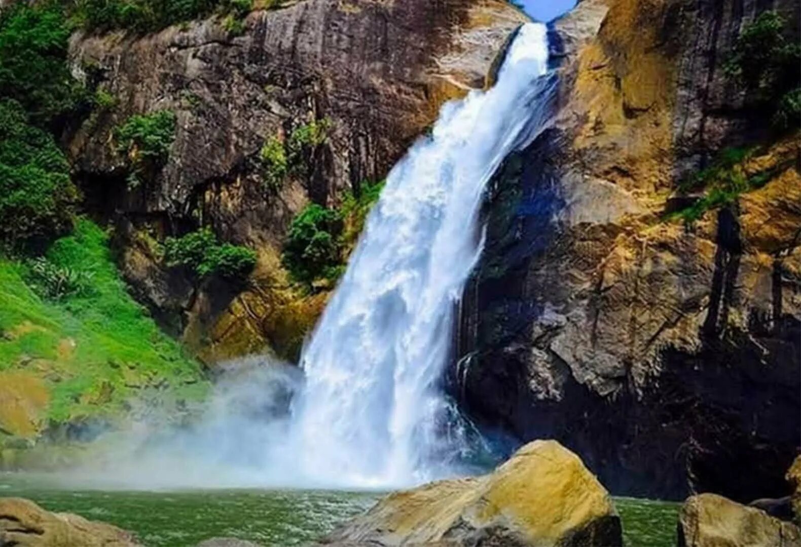 Шри равана. Водопад Равана Шри Ланка. Водопад Дунхинда Шри Ланка.