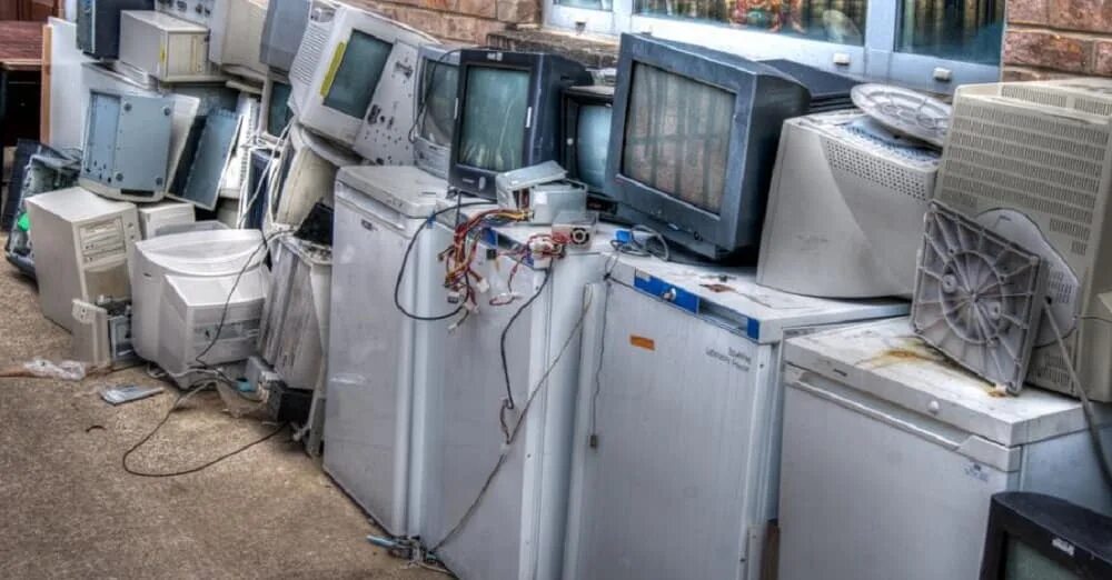 Техническое диагностирование посудомоечных машин. Утилизация посудомоечной. Сборщик кухни. Утилизация посудомоечной машинки. Руки посудомойки.