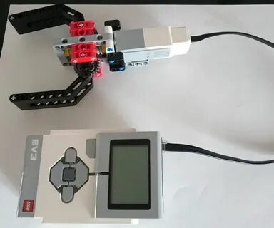 Робот передвигается на экране