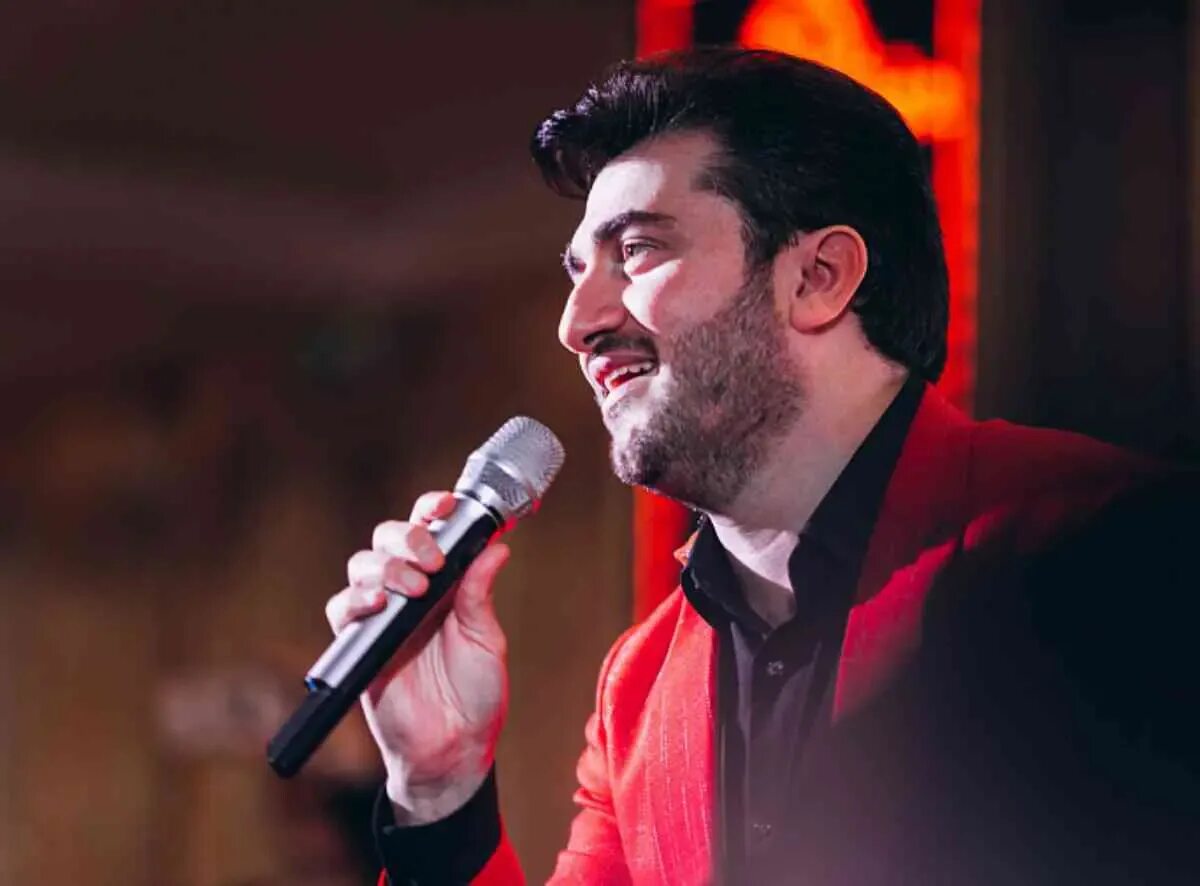 Азербайджанские клипы про любовь. Азербайджанские песни девушкам. Фарид мамедов hold. Азербайджан клиплари 2020. Азербайджанские песни девушкам.