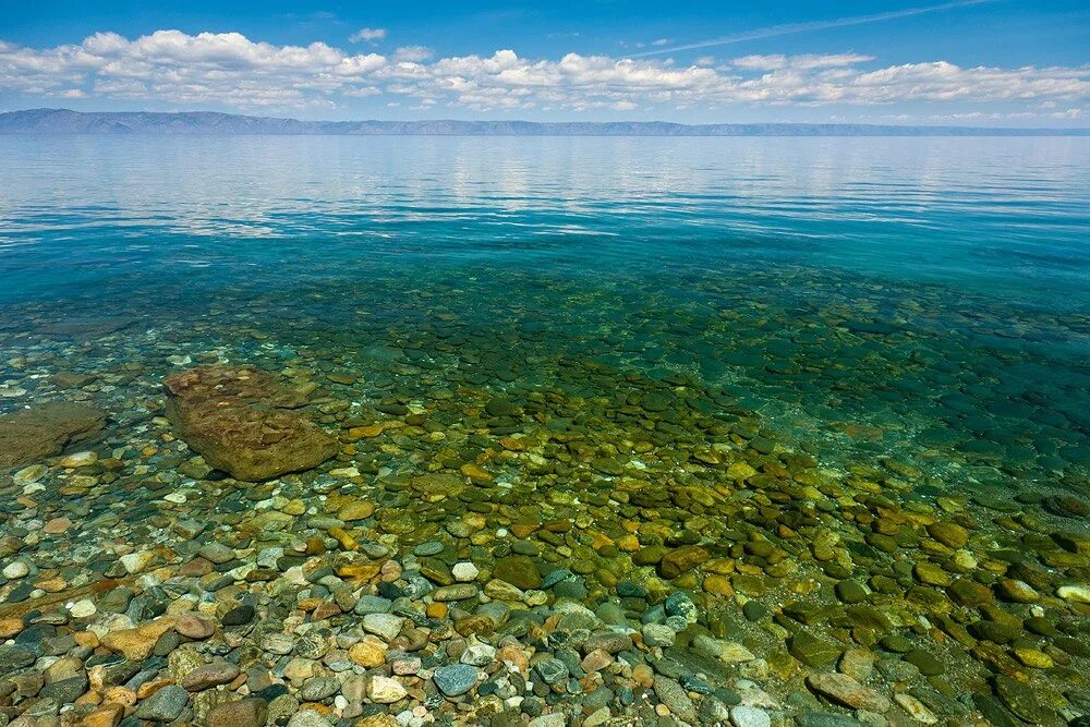 Воды байкала чисты и прозрачны. Озеро Байкал вода. Чистая вода Байкала. Дно озера Байкал. Прозрачность озера Байкал.