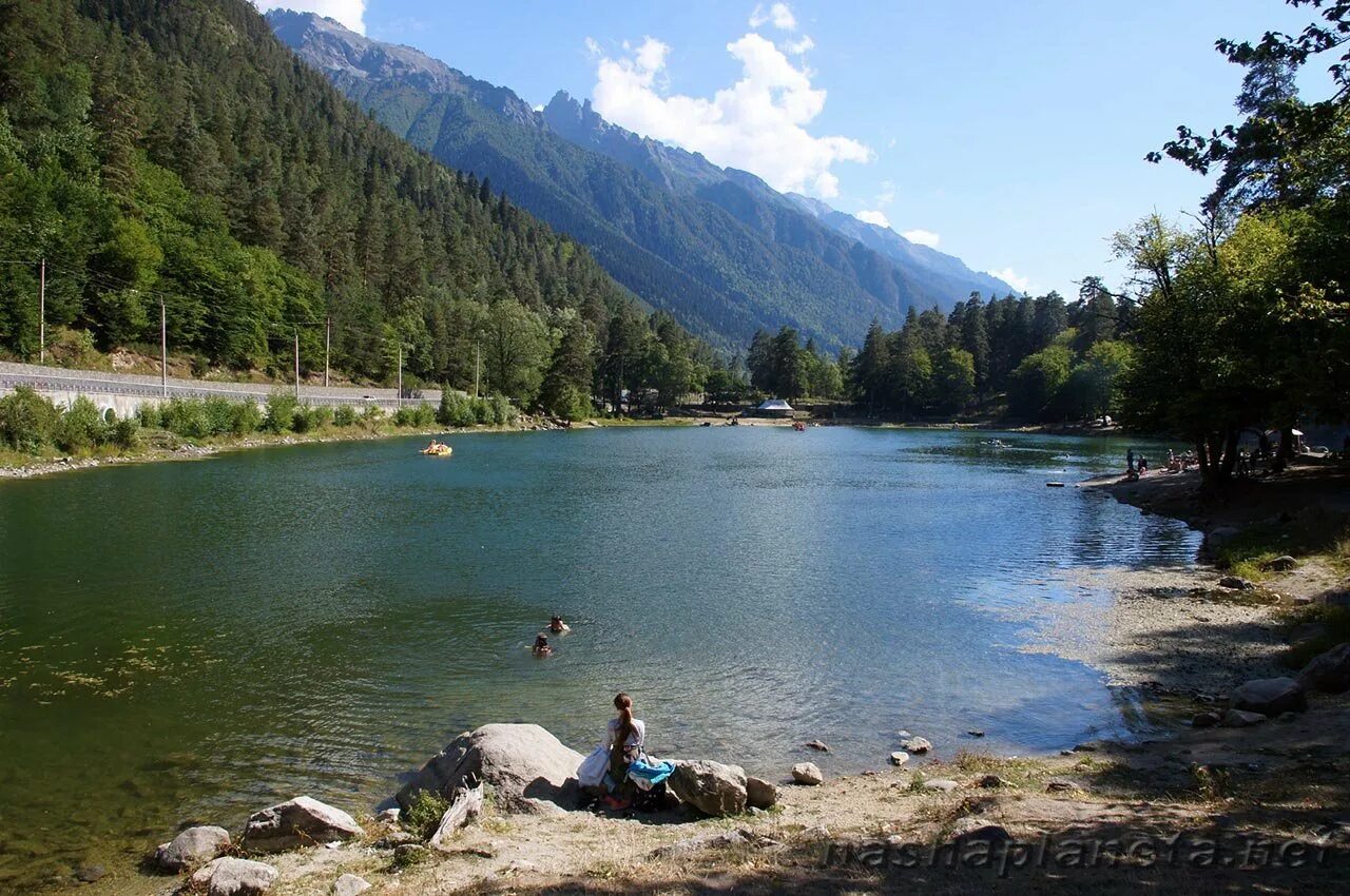 Куда сходить в теберде. Бадукские озера осень. Посёлок теберда домбай. Бадукские озера домбай лето. Город курорт теберда.
