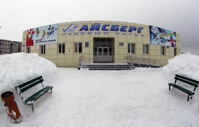 Каток айсберг новгород. Каток Айсберг Великий Новгород. Ледовый дворец Айсберг Рязань. Ледовый комплекс Айсберг Вилючинск. Крытый каток Рязань Айсберг.