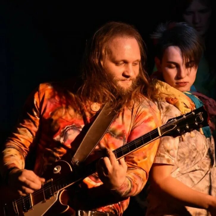 Ac dc картинки. Группа кисс 2023. Guns and roses сейчас. Рок обои на телефон. Рок группа синонимы.